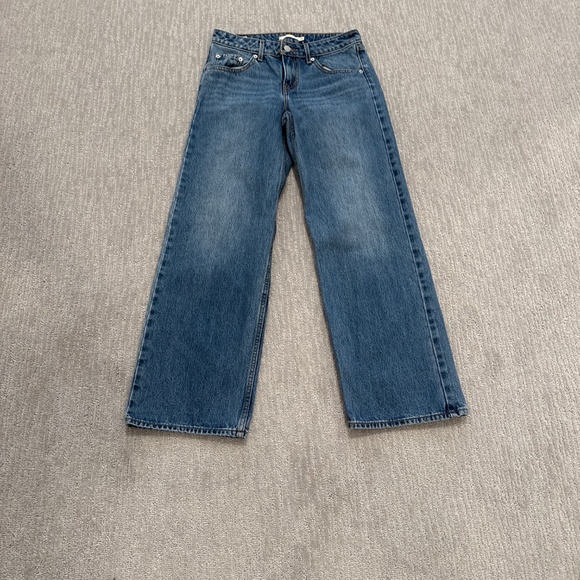 NWOT Levi’s Low Loose Jeans - Picture 3 of 6
